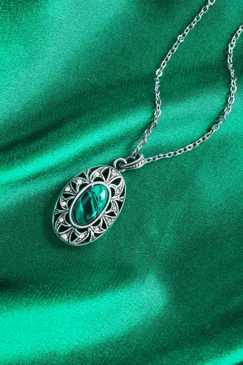 MALACHITE – protection from the depths of the earth